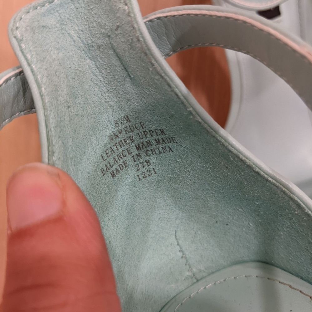 Light teal heels - Picture 7 of 9